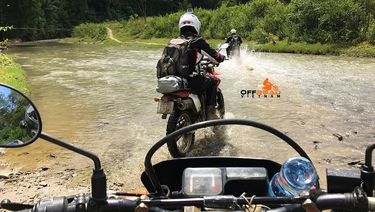 Great North Loop Of Vietnam By Motorcycle: Dirt biking through Northeast Vietnam to That Khe, Dong Khe. Cao Bang.