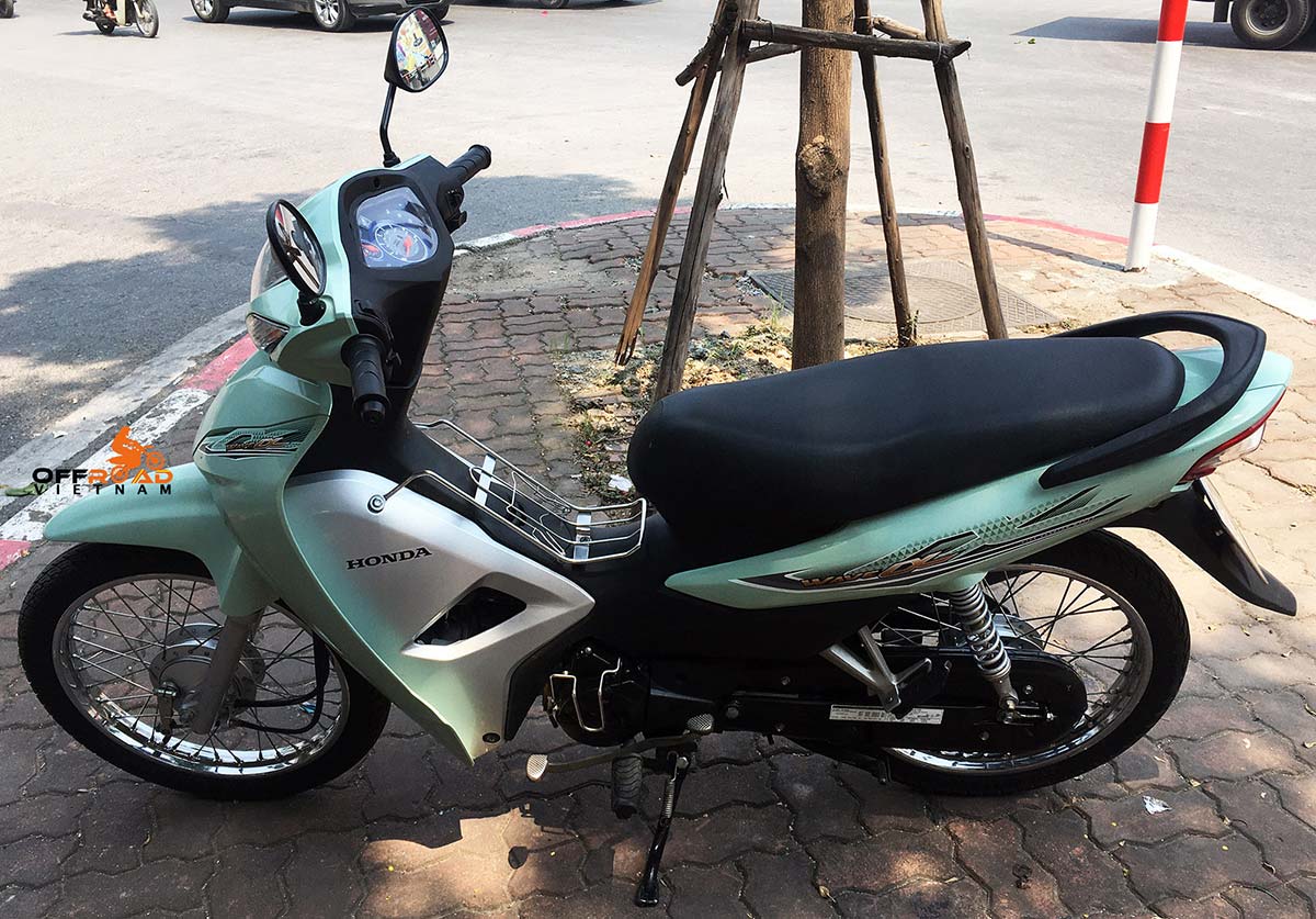 Honda Wave Alpha semi-automatic 110cc for rent in Hanoi.